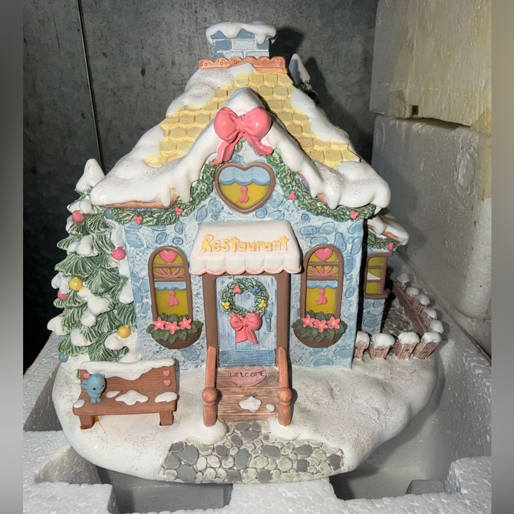 Precious Moments Jolly Inn Restaurant – Original Box & Light
